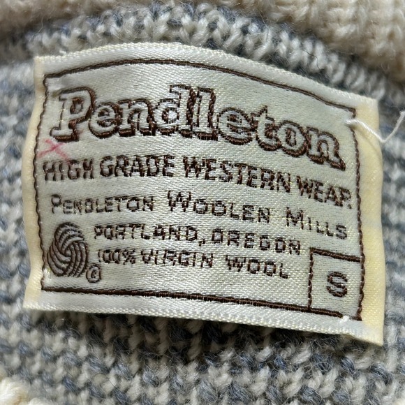 Pendleton High Grade Western Wear 100 Virgin Wool Aztec Pattern Sweater Small - Picture 5 of 5